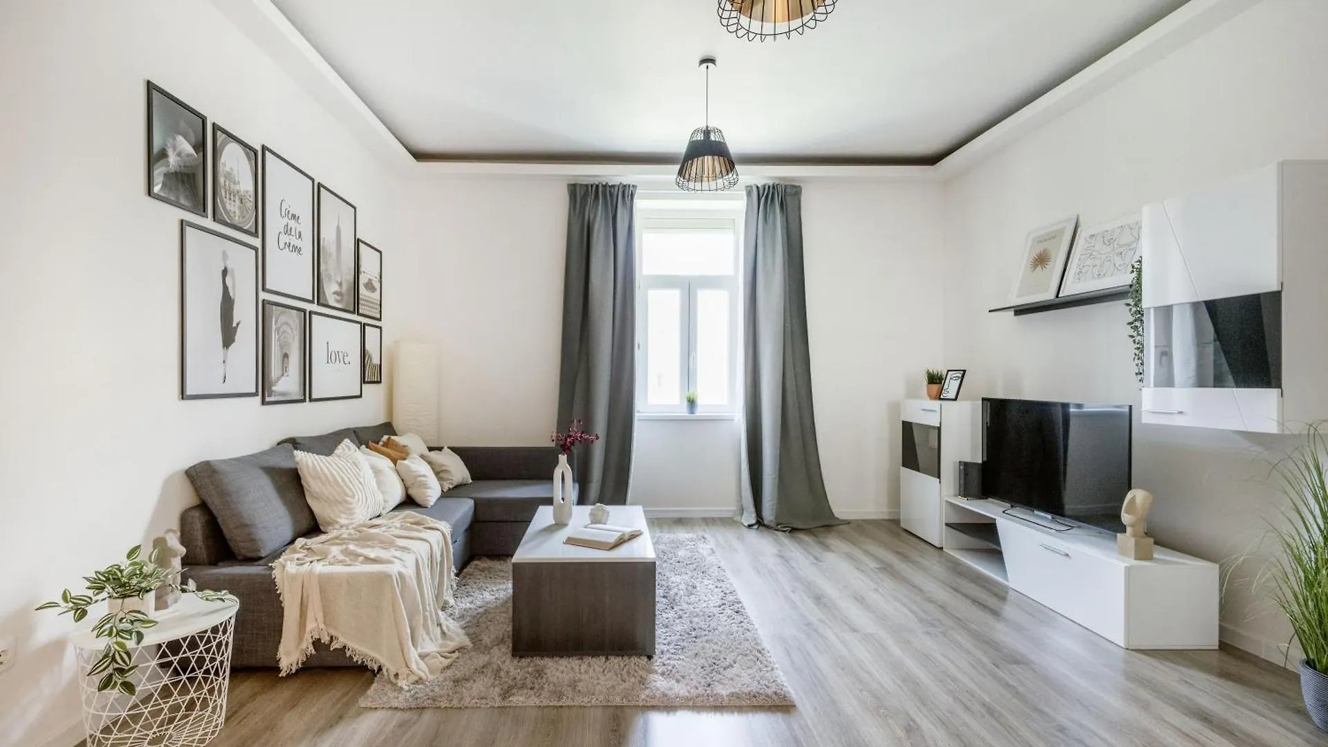 Apartment Casadeco Budapest Apt-Stunning New York Cafe View