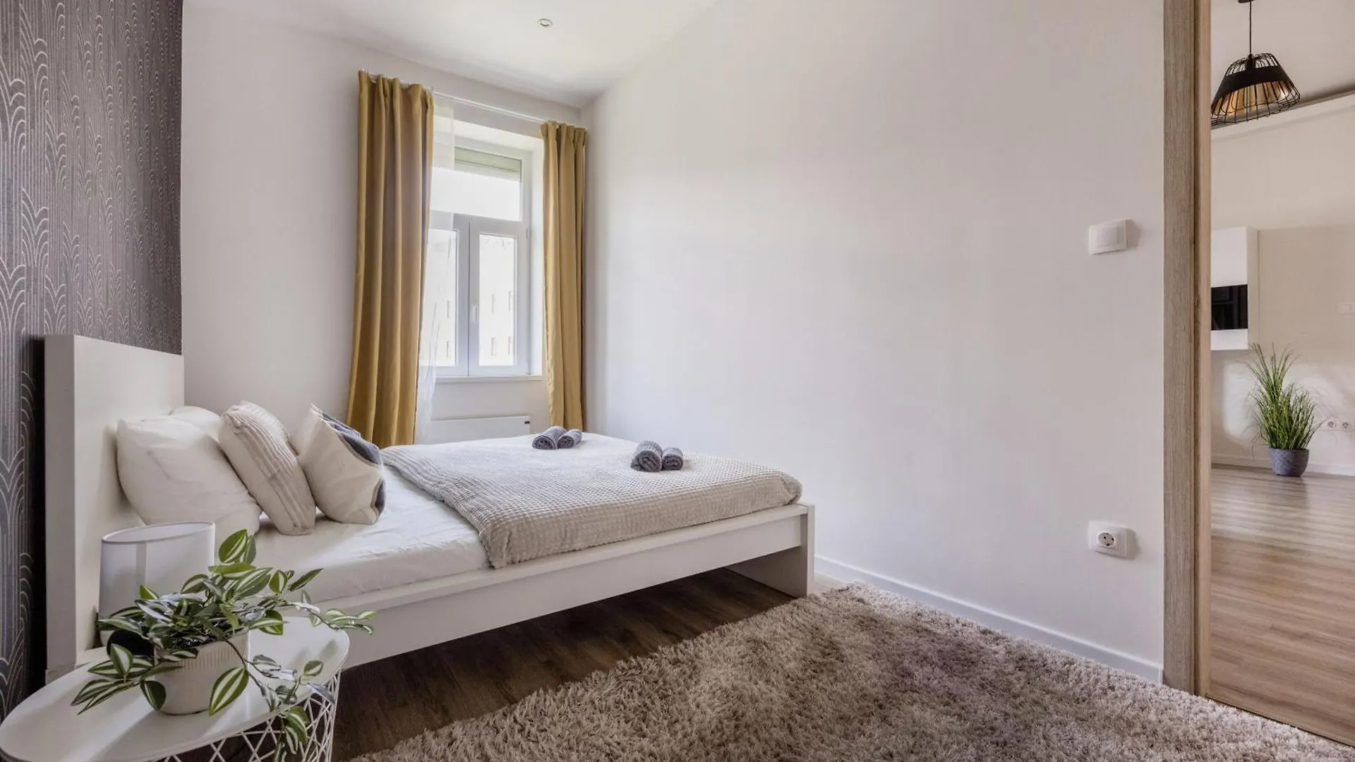Apartment Casadeco Budapest Apt-Stunning New York Cafe View