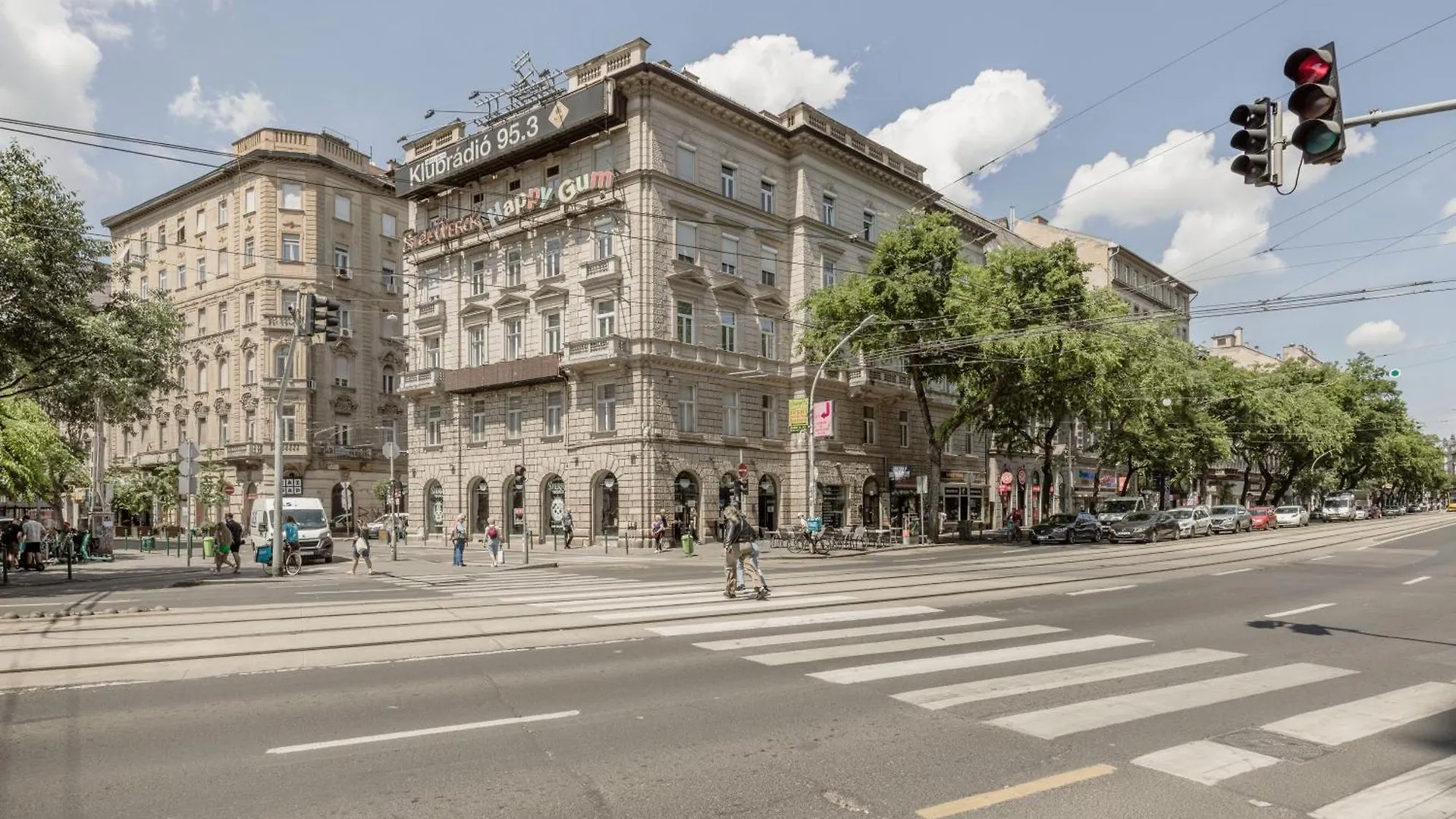 Apartment Casadeco Budapest Apt-Stunning New York Cafe View Hungary
