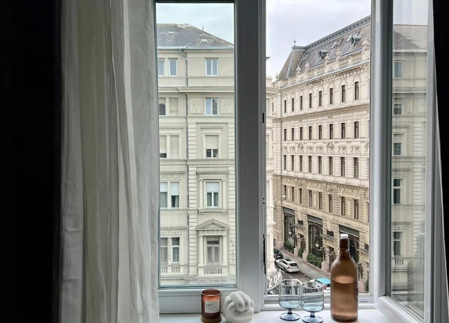 Casadeco Budapest Apt-Stunning New York Cafe View Apartment
