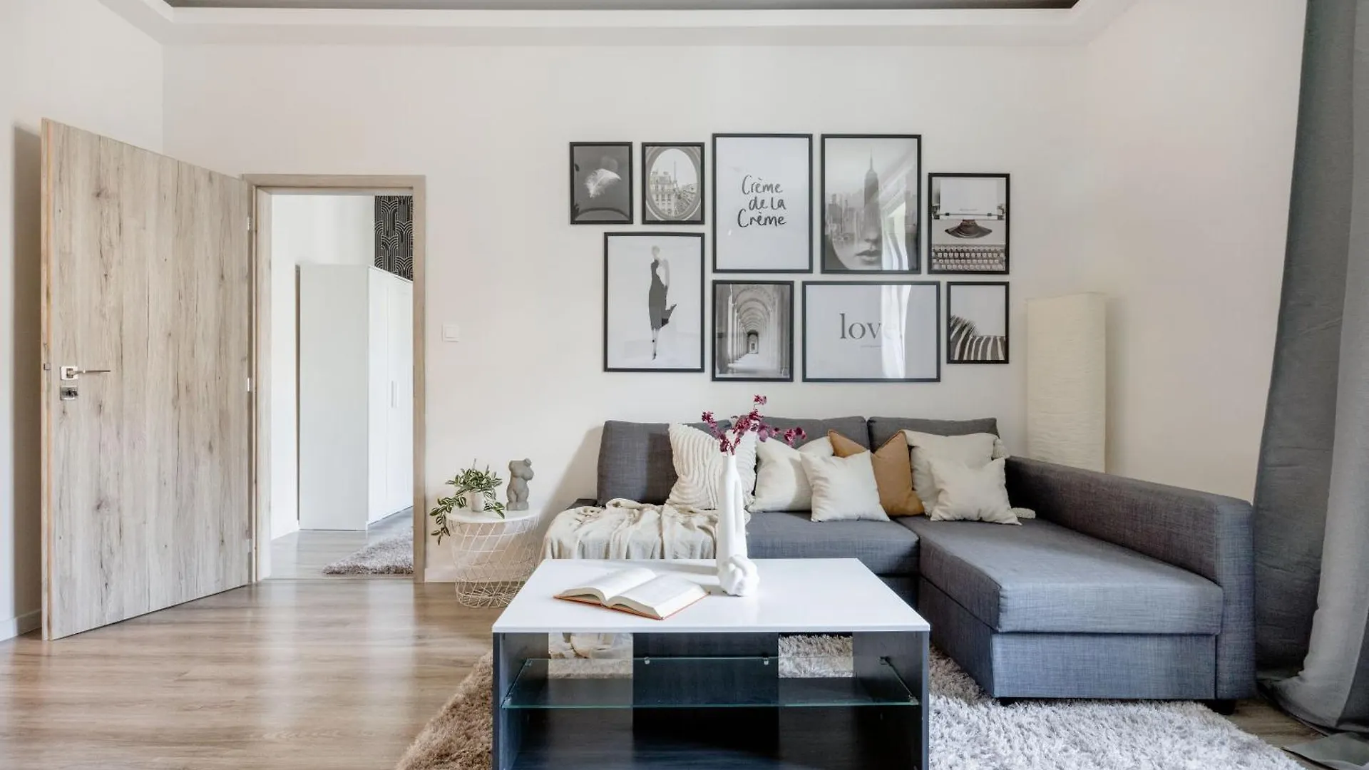 Casadeco Budapest Apt-Stunning New York Cafe View location